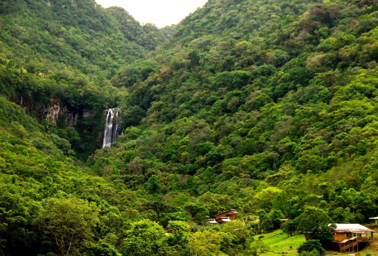 Cachoeira Dos Borges Cabanas E Parque Praia Grande  Exterior foto